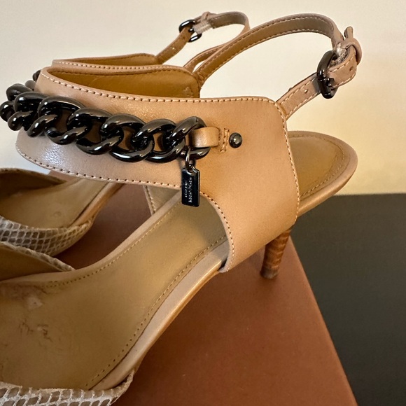 COACH Heeled Pumps - Picture 10 of 14